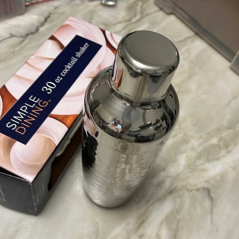 Cocktail Shaker, Large: 30 Ounce!